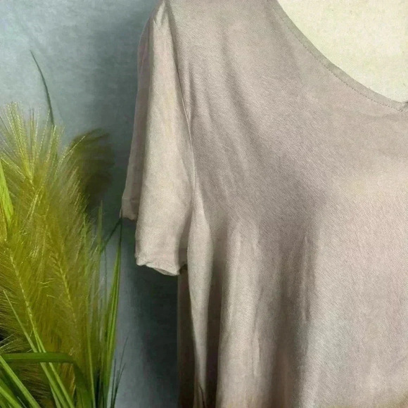 Kori NWT Size Medium Choker Cutout Neck Tunic Unique Tan Fades To Brown - Picture 3 of 12